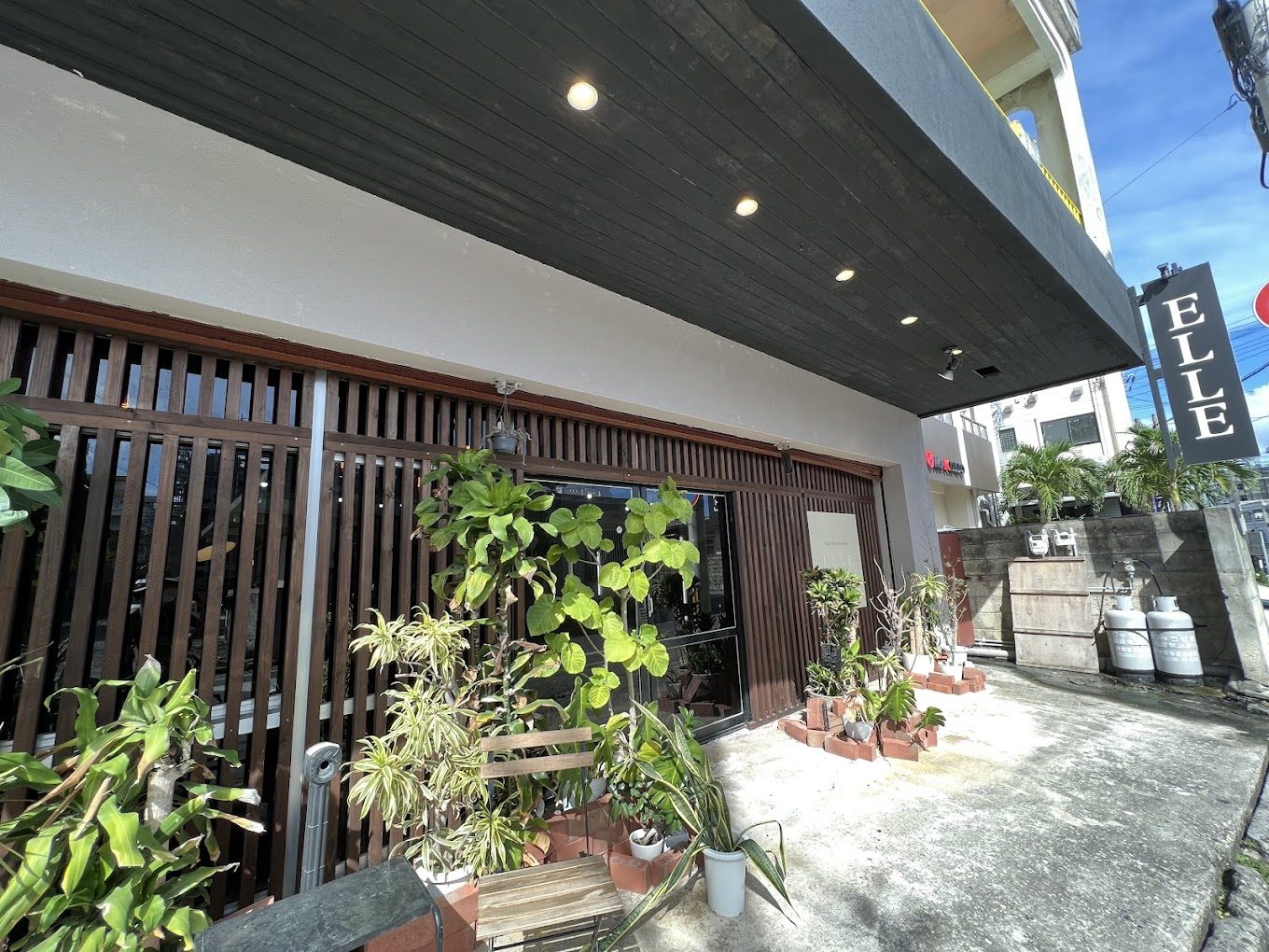 ELLE by Hanabi 宮古島店 外観・看板