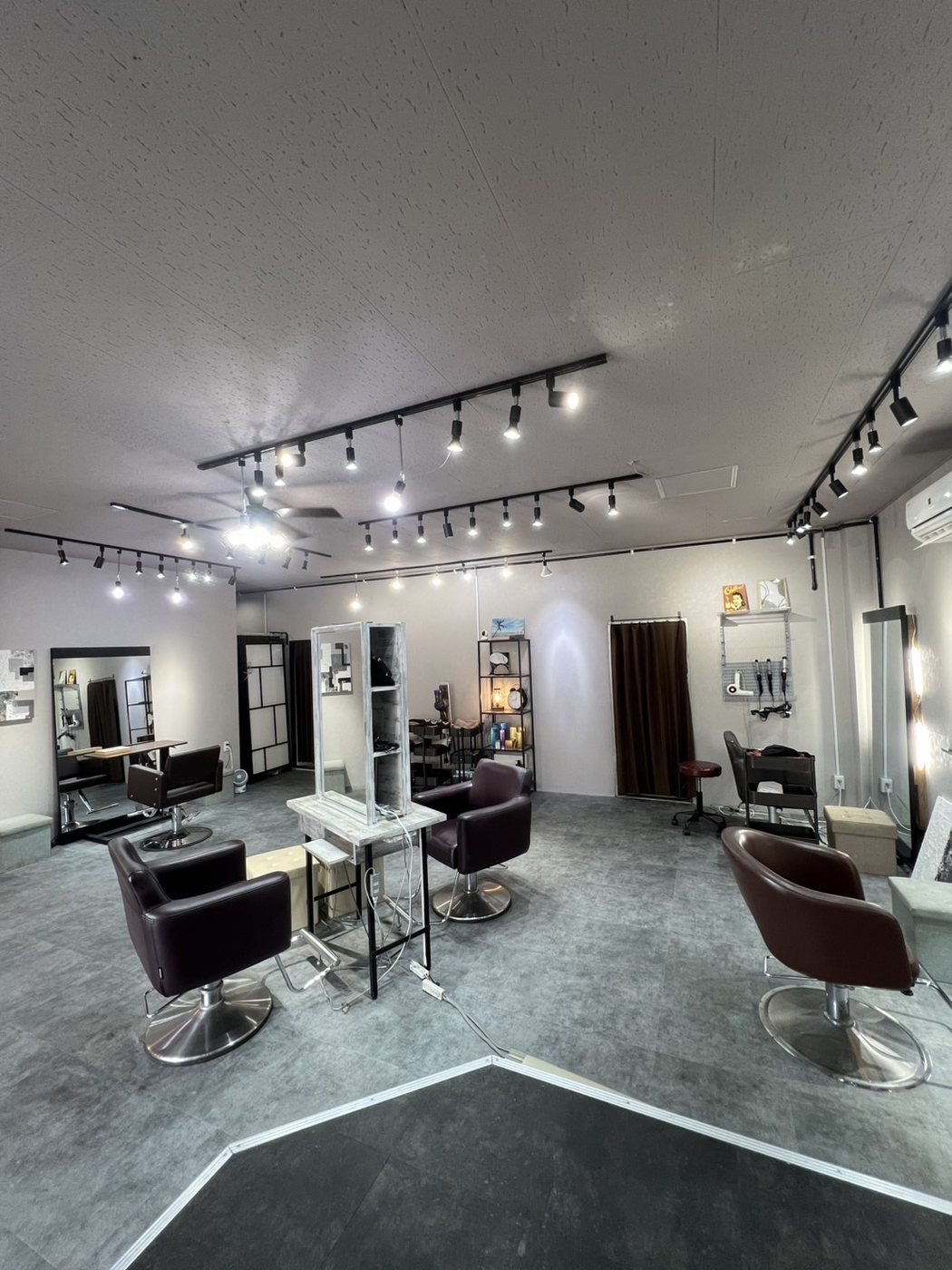 ELLE by Hanabi 宮古島店 ヘアフロア全景
