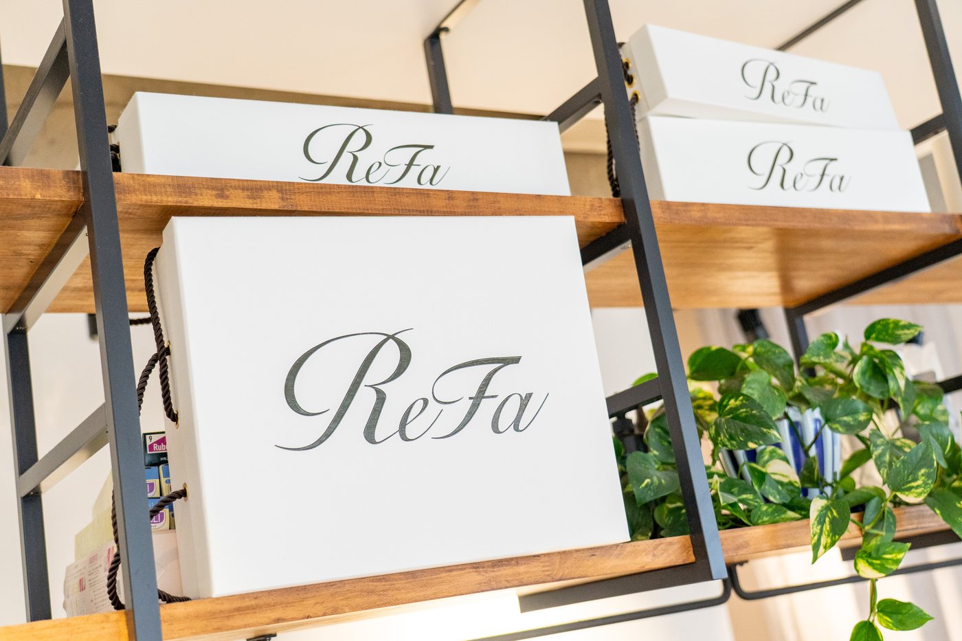 ReFa ドライヤー棚
